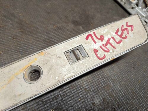 1978 1979 1980 Pontiac Grand Prix Power Window Switch Panel 3071164 - Picture 2 of 7