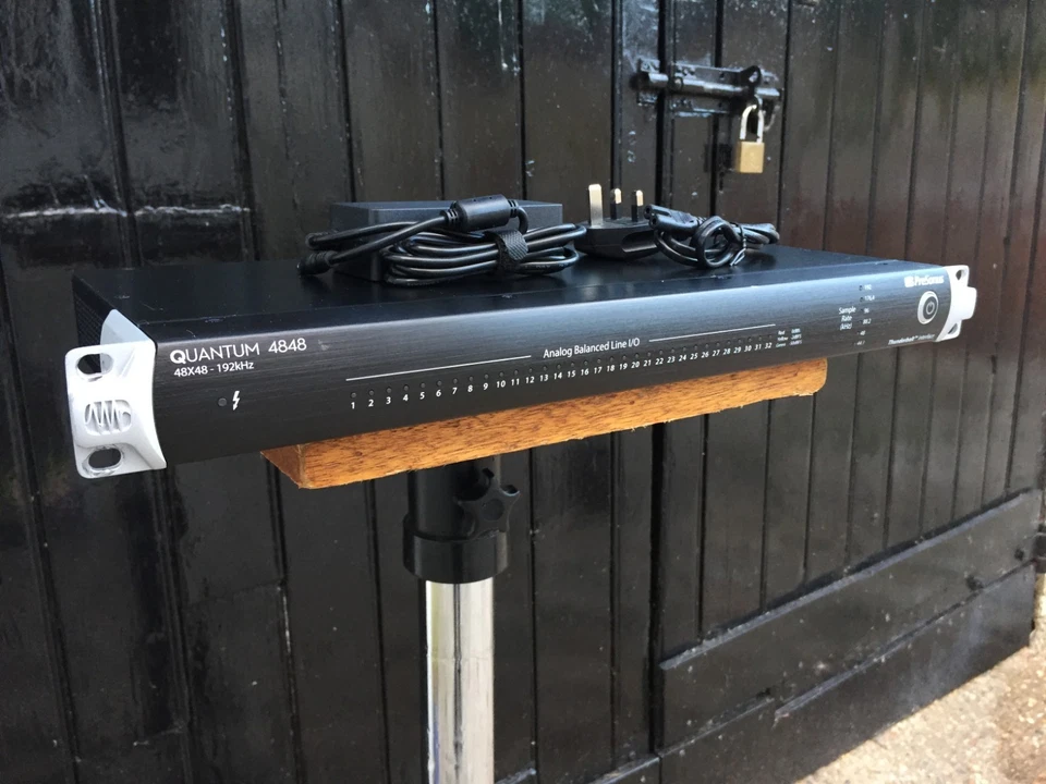 PRESONUS QUANTUM 4848  THUNDERBOLT 2 -32 CHANNEL AUDIO INTERFACE GOOD CONDITION - Image 4 of 4