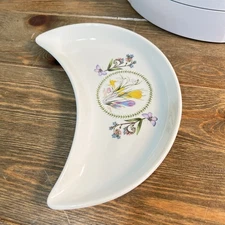 PORTMEIRION Variations Crescent Salad Plate 8 3/4" Galanthus Crocus Flowers
