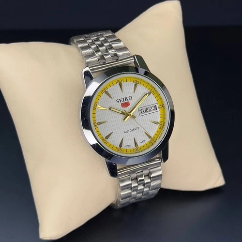 Vintage Refurbished Seiko 5 Automatic Day/Date Japan Men's Wrist Watch