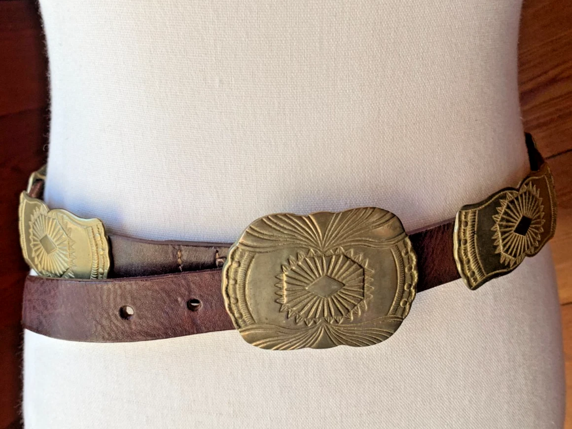 Banana Republic Women\'s Belt Sz M Brown Genuine Cow Leather Brass Tone Buckle Banana Republic Brown Size XS Belts for Women for sale | eBay main image 4
