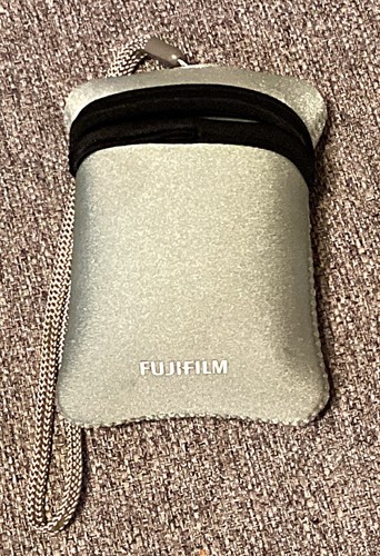 Fujifilm FinePix A220 12.2MP Digital Camera 3x Optical Zoom (For Parts Only) - Picture 3 of 4