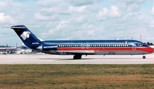 Douglas DC-9 DC9-31 Aeromexico Solid Kiln Dried Wood Desktop Model Small 1/130