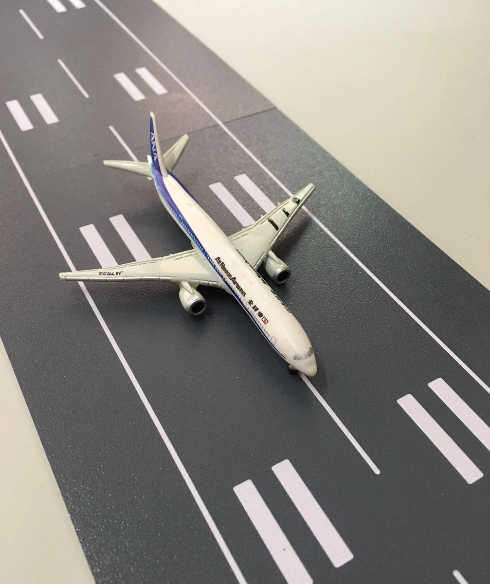 Toy model airports new arrivals