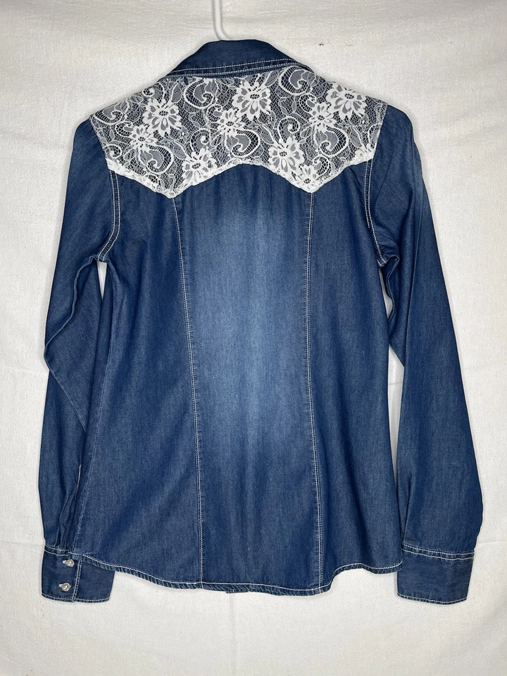 Camisa de mezclilla de encaje cruel para mujer pequeña Western Rodeo manga larga con botones Foto 2 de 4