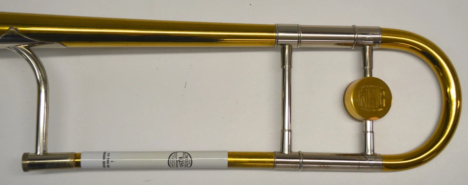 TROMBÓN TENOR KING LIBERTY 2B DE HN BLANCO CON ACABADO ORIGINAL, BOQUILLA M31 Foto 4 de 4