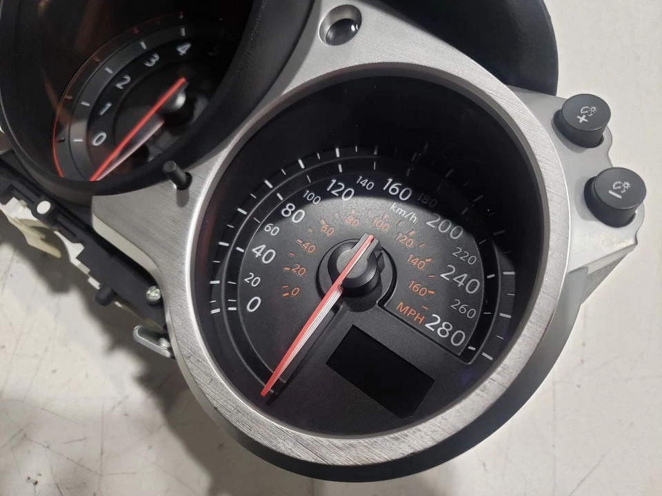 Nissan 370Z 2010 cupé automático - velocímetro cuadro de instrumentos KPH - OEM Foto 4 de 4