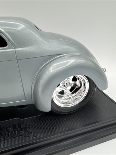Muscle Machines 1941 Willys Coupe Supercharged Pro-Street 1:18 Diecast Car - Picture 4 of 17