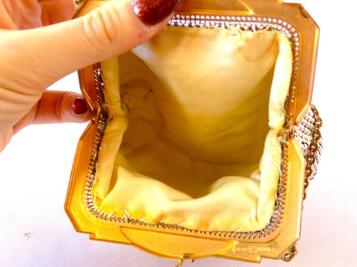 Vintage Whiting And Davis Mesh Purse White Gold Retro Kiss Lock 1950s - Picture 4 of 7