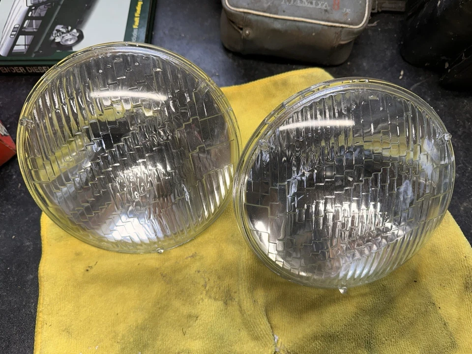 Motor craft ESU 2 Head Lights - Image 2 of 4