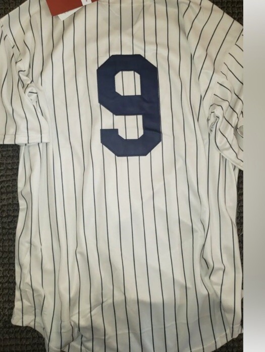 Roger Maris NY Yankee throwback jersey, NWT, Mens L, 22” pit-to-pit.