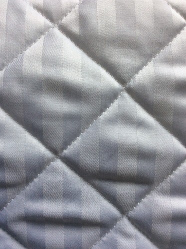 Super Deluxe Quilted Fully Fitted Mattress Cover for ISLAND BAILEY caravan bed - Picture 2 of 4