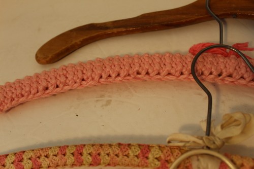 4 Vintage Hangers - Picture 4 of 5