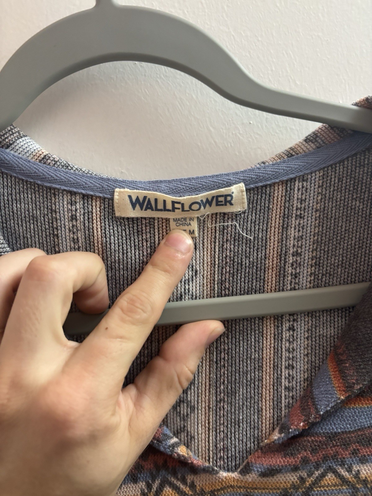 Wallflower Women’s Medium Aztec Pattern Pullover … - image 2