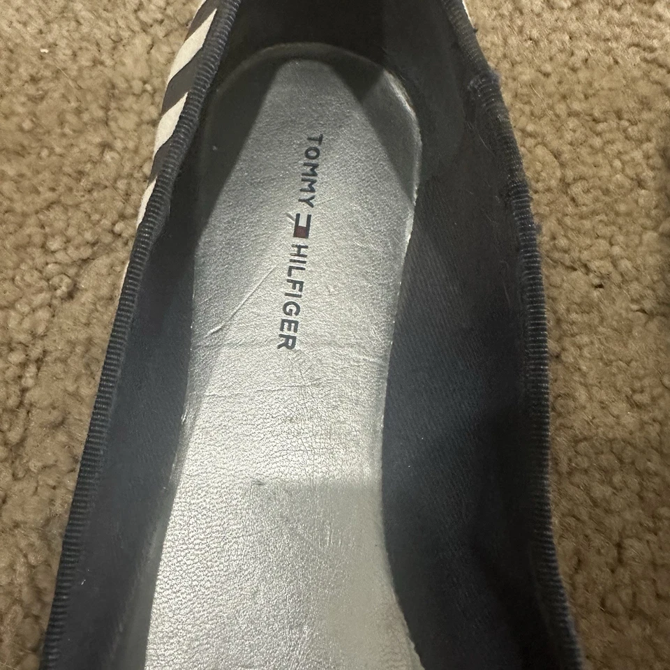 Sapatilhas de balé femininas Tommy Hilfiger tamanho 8 listras azuis e brancas arco vermelho náutico - Imagem 4 de 4