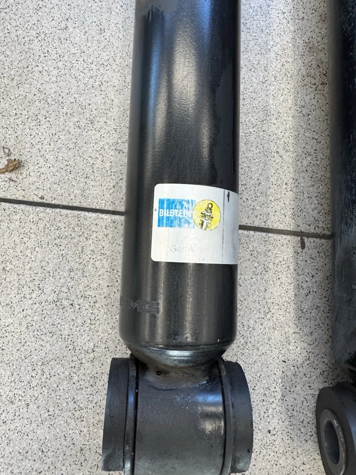 Par de amortiguadores traseros Mercedes Clase G W463 AMG/par de amortiguadores traseros Foto 2 de 4