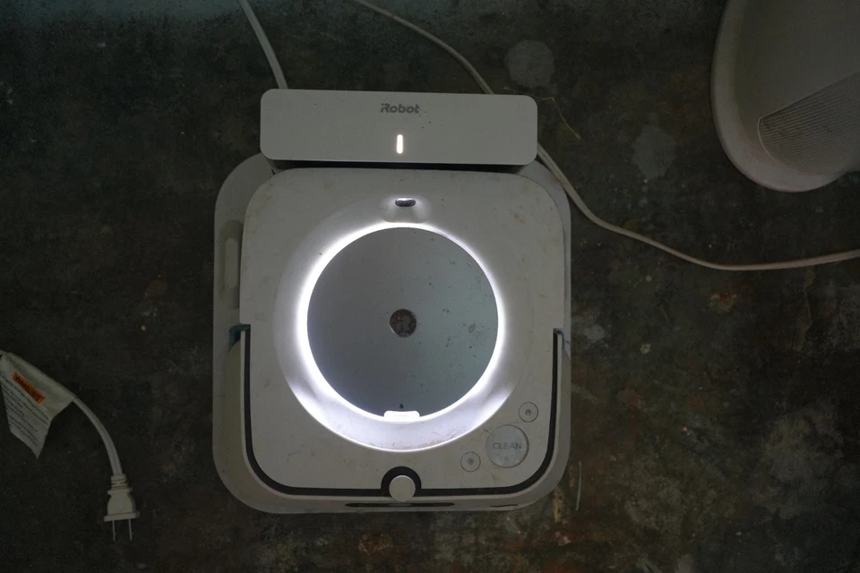 Roomba Braava Jet M6 Wi-Fi Robot Mop & Duster with Charger - Изображение 2 из 2