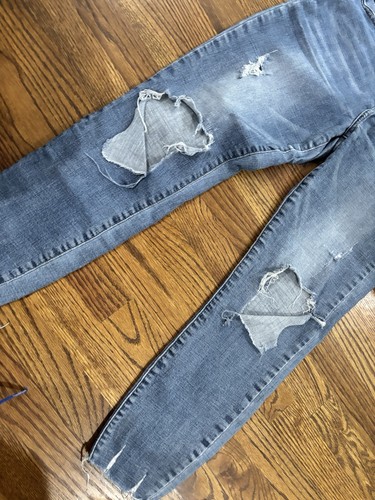 Pantalones de mezclilla azul pistola desgastados, recortados para mujer talla 10/30 - Imagen 2 de 4