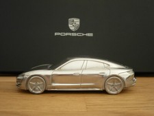 Porsche Briefbeschwerer Taycan turbo 2022 Chrom Alu