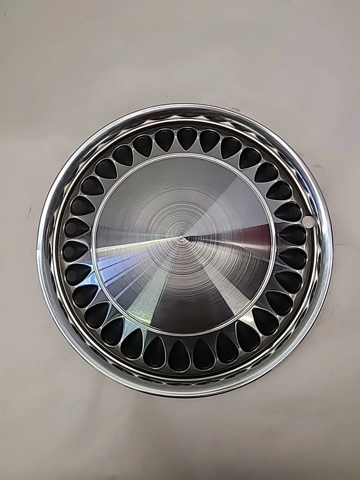 Nuevo de Lote Antiguo 1976-1983 AMC Gremlin Hornet Pacer 14" Tapacubos Cubierta de Rueda (1) OEM NUEVO Foto 2 de 4