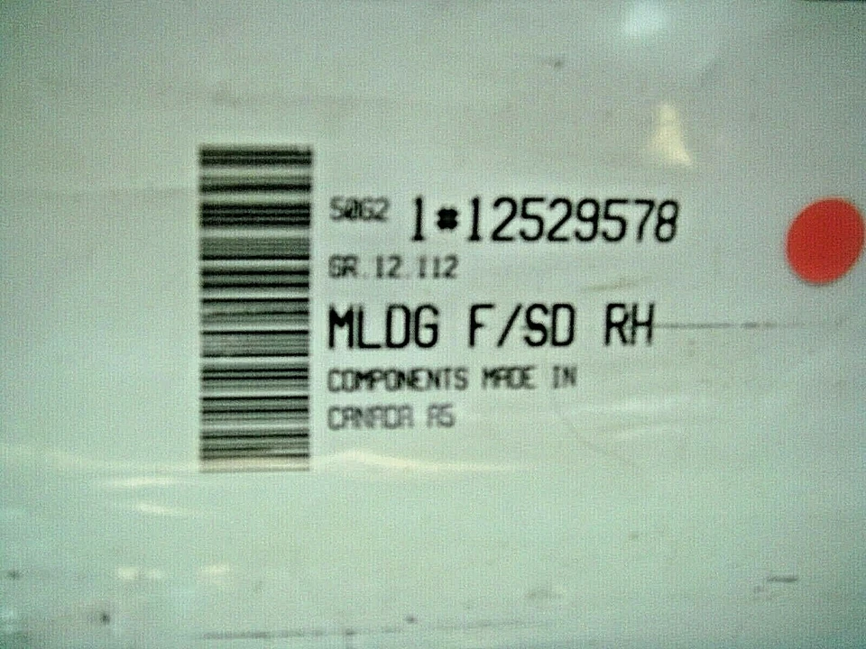 Moldura de puerta delantera derecha exterior Chevrolet 95-99 Monte Carlo GM 12529578 Z7  Foto 4 de 4