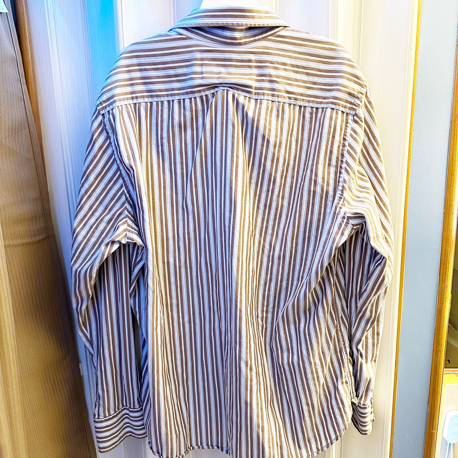 American Eagle Button Up. Size Large - image 3