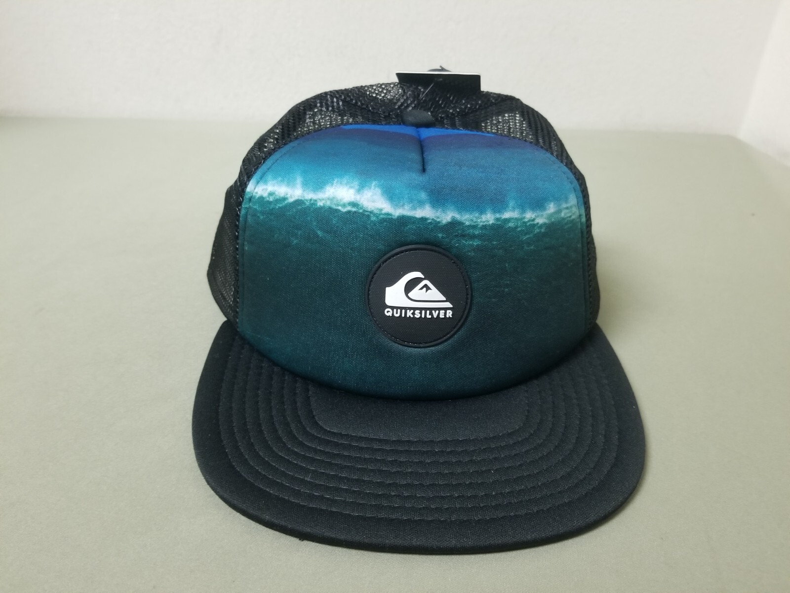 New Quiksilver Youth Mesh Snapback Baseball Cap.