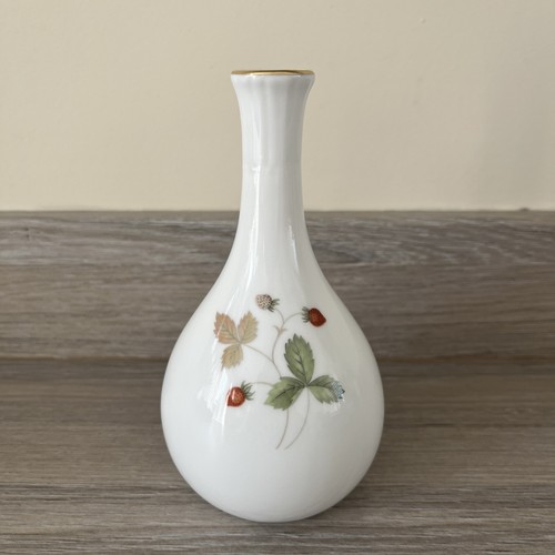 Wedgewood - Bud Vase - Wild Strawberry - Bone China - Small Vase - Picture 3 of 8