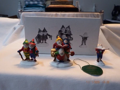 Vintage Dept 56 Heritage Village Collection Sing A Song For Santa Elves -C034