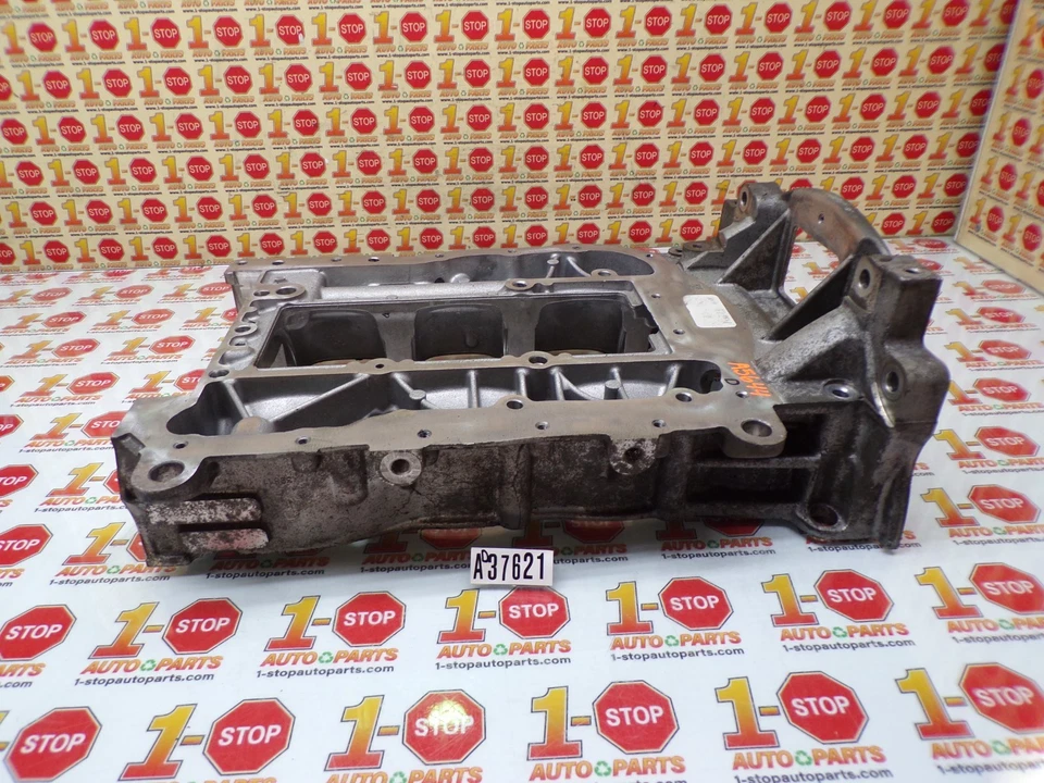 Chrysler 200 2015 2,4 L cárter de aceite superior 68248624AA fabricante original Foto 3 de 4