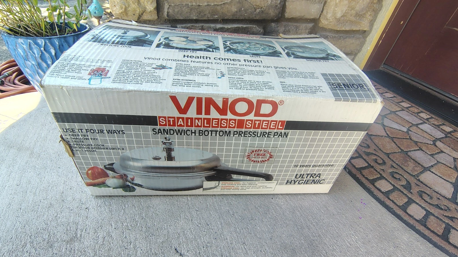 Vinod Stainless Steel Sandwich Bottom Pressure Pan Cooker, 4 -Liter, SENIOR PAN