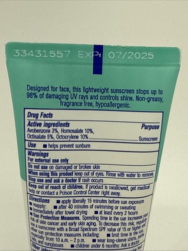 Coppertone Oil Free + Shine Control Face SPF 45 Sunscreen 2.5oz - Picture 3 of 3