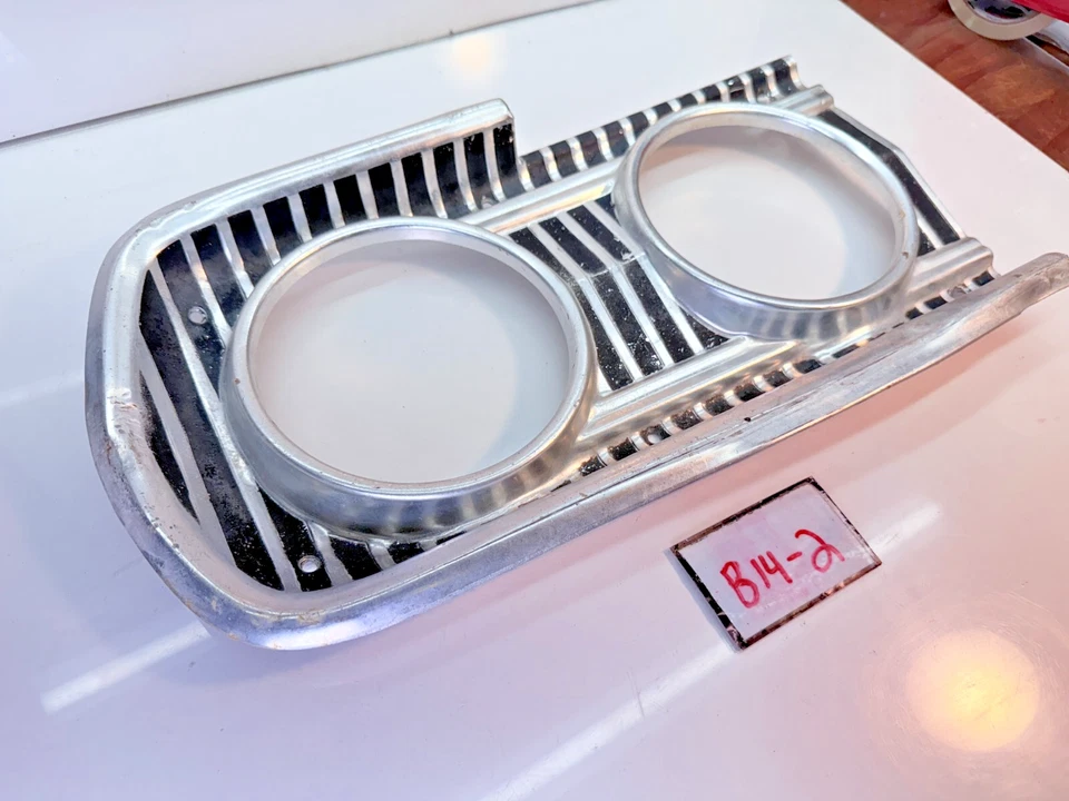 OEM 1965 Dodge Coronet 500 Deluxe 440 diestro faro bisel moldeado R/T B14-2 Foto 3 de 4