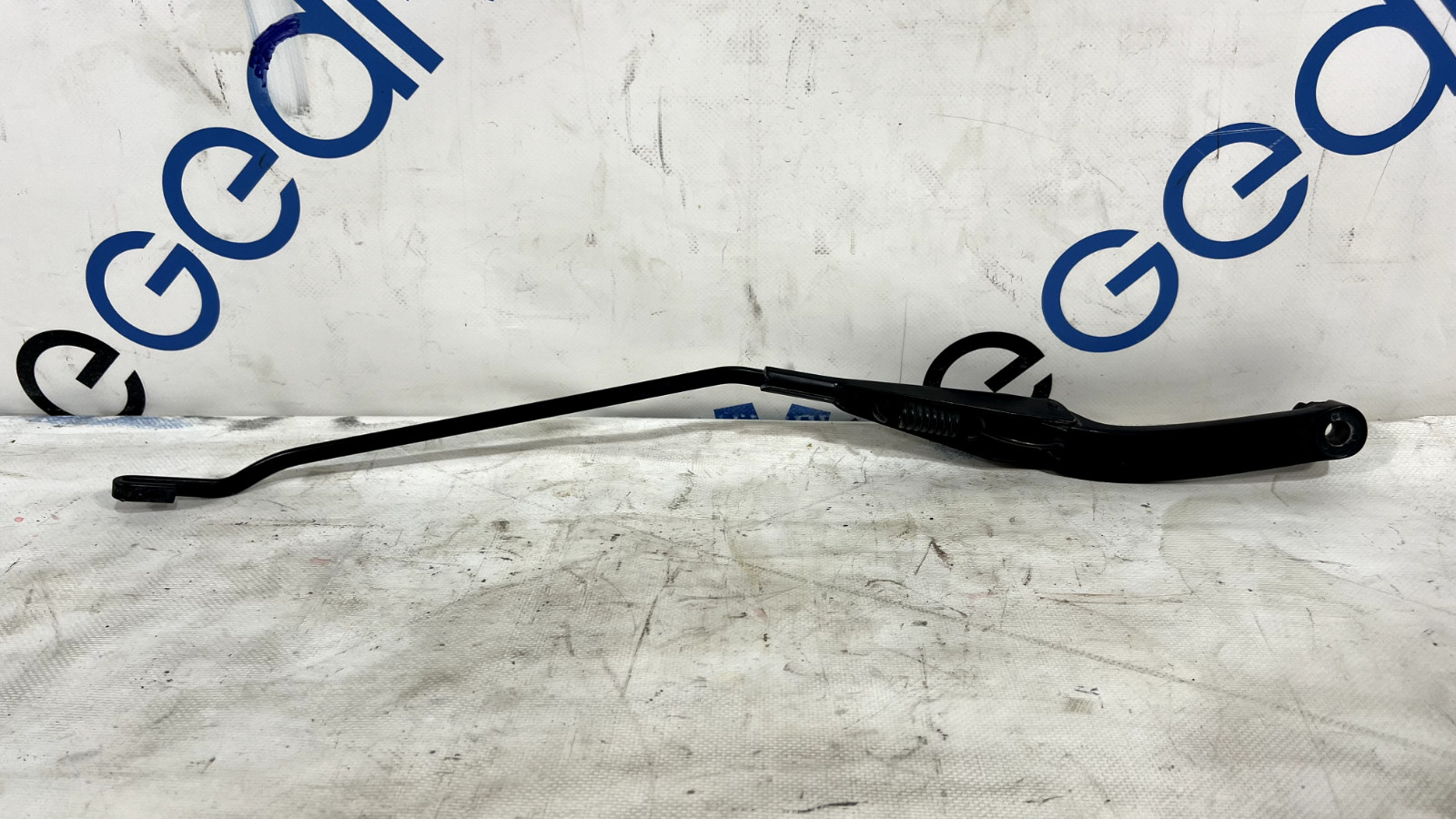 ASTON MARTIN V8 VANTAGE WINDSHIELD LEFT SIDE WIPER OEM 2011 🔵