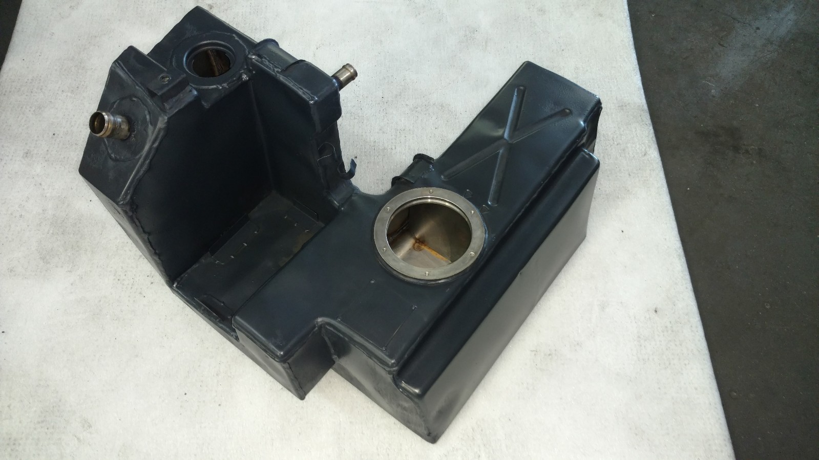 LAMBORGHINI GALLARDO SPYDER PASSENGER RIGHT SIDE FUEL GAS TANK OEM 407201076A