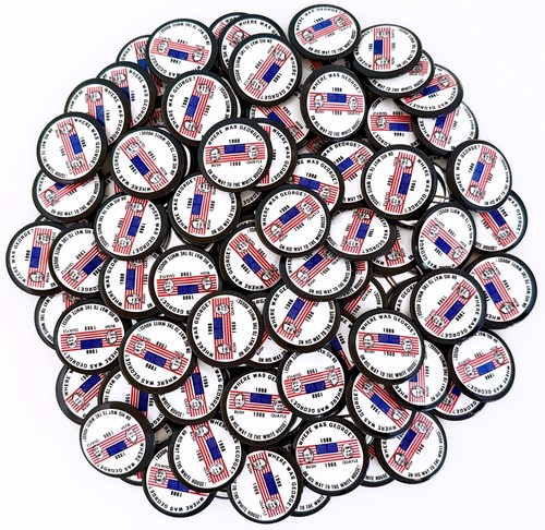 LOT 100 BUSH QUAYLE 1988 "ON WAY TO WHITE HOUSE" JUGATE CAMPAIGN BUTTONS