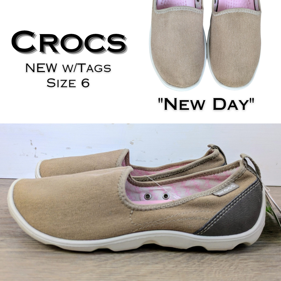 Crocs Busy Day Womens Skimmer Sneaker Loafer 6 Khaki Cream Canvas 201173 NEW