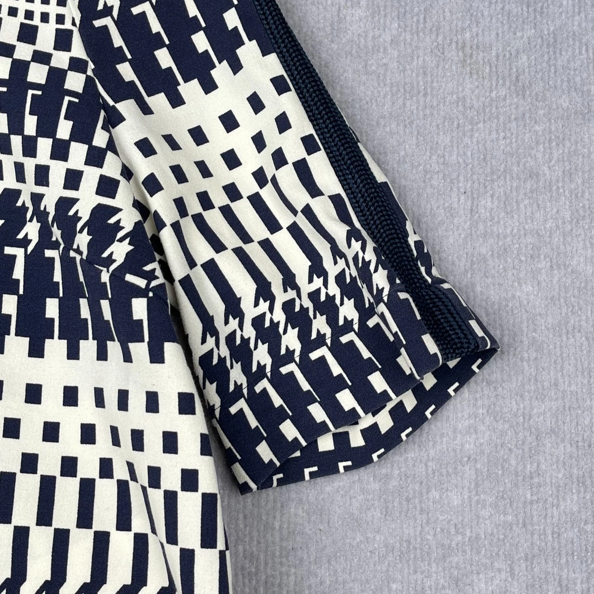 Vero Moda Geometric Print Top Size 10 Navy White Short Sleeve Zip Back