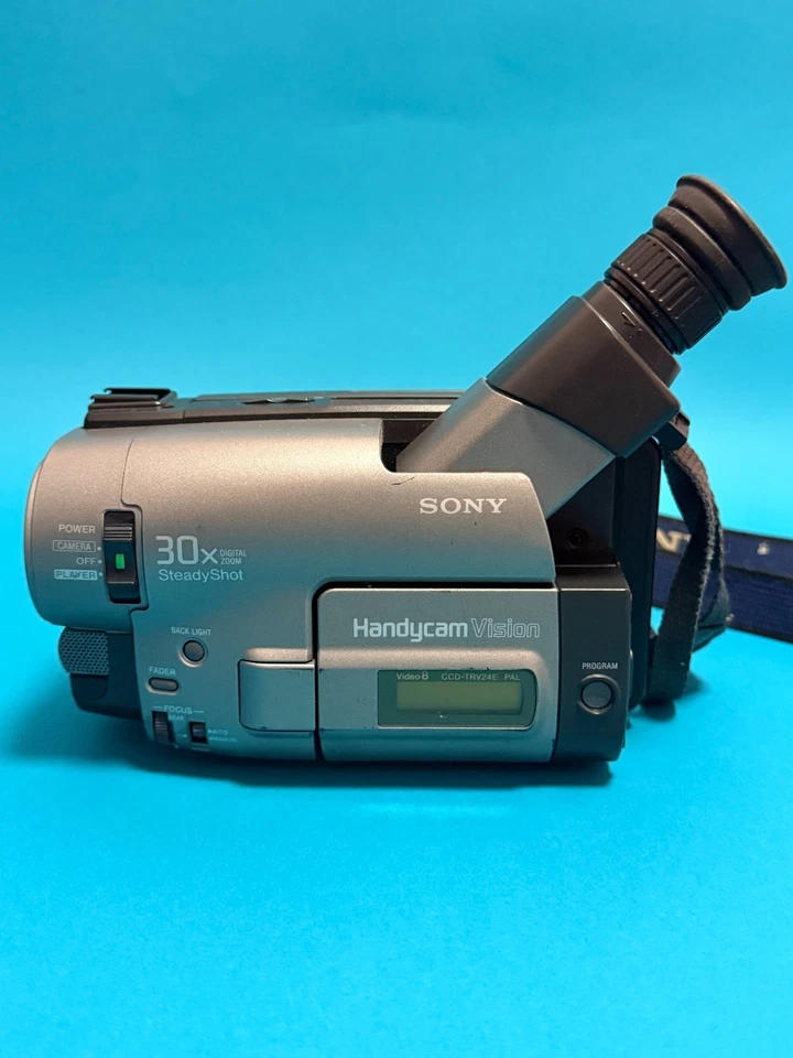 Sony CCD-TRV24E PAL Video Camera Recorder Video8 - Image 3 of 4