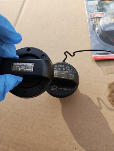 Colored Gas Cap Covers For Scion.Xb/Xa/Tc/Xd. 4 Color Choices! RED,CF,BLK OR SIL - Picture 15 of 19