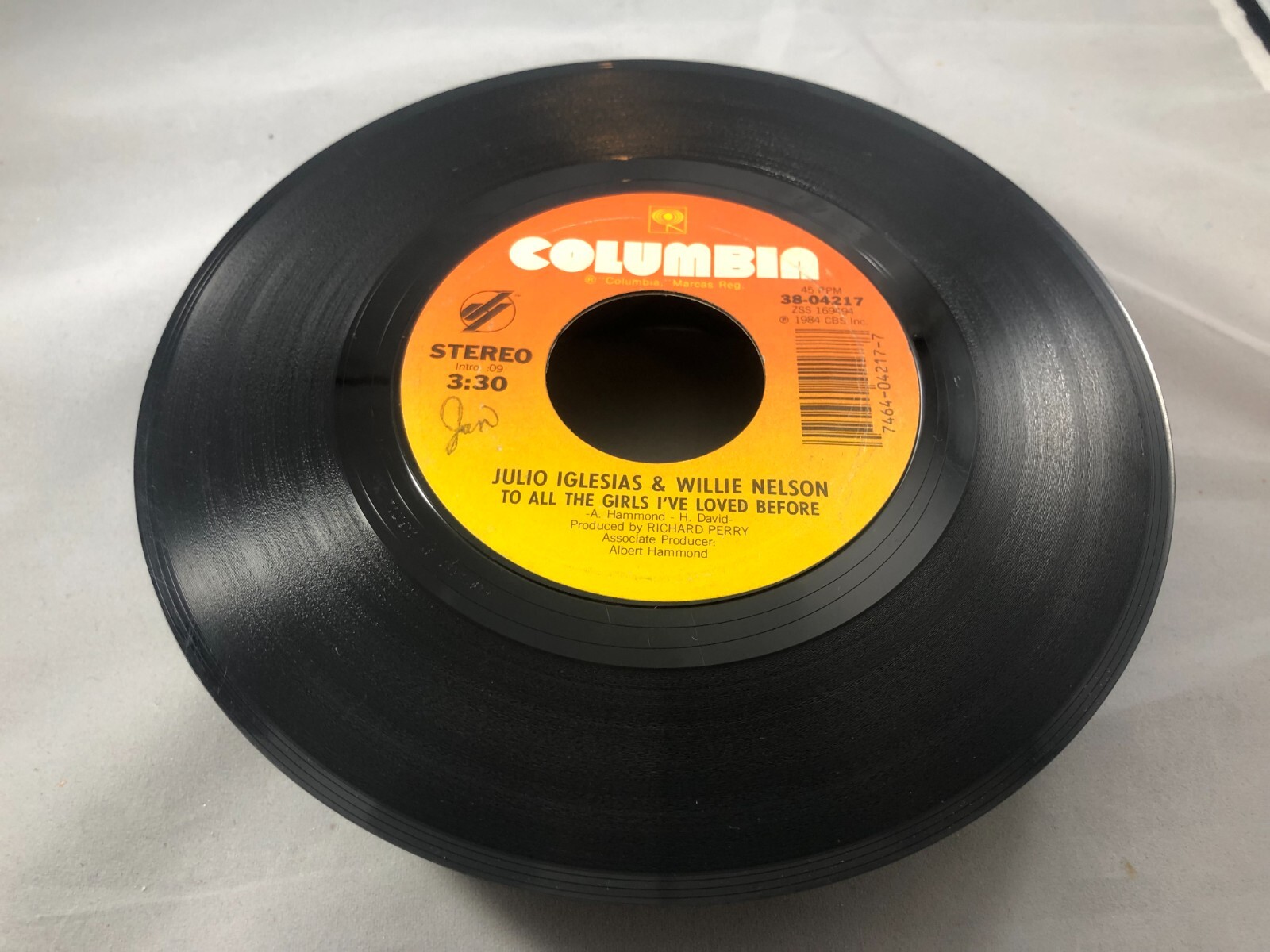 JULIO IGLESIAS, I Don't Want To Wake You/To All The Girls 45RPM Record VG