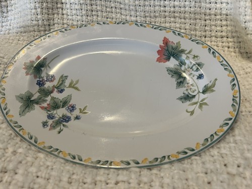 Piatto frutta country. Collezione By Julie Poople. 15". Altri pezzi elencati.