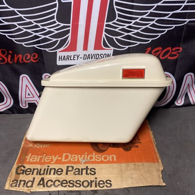 NOS Harley 1966-78 Sportster Saddlebag Right 90935-66B 90999-66b