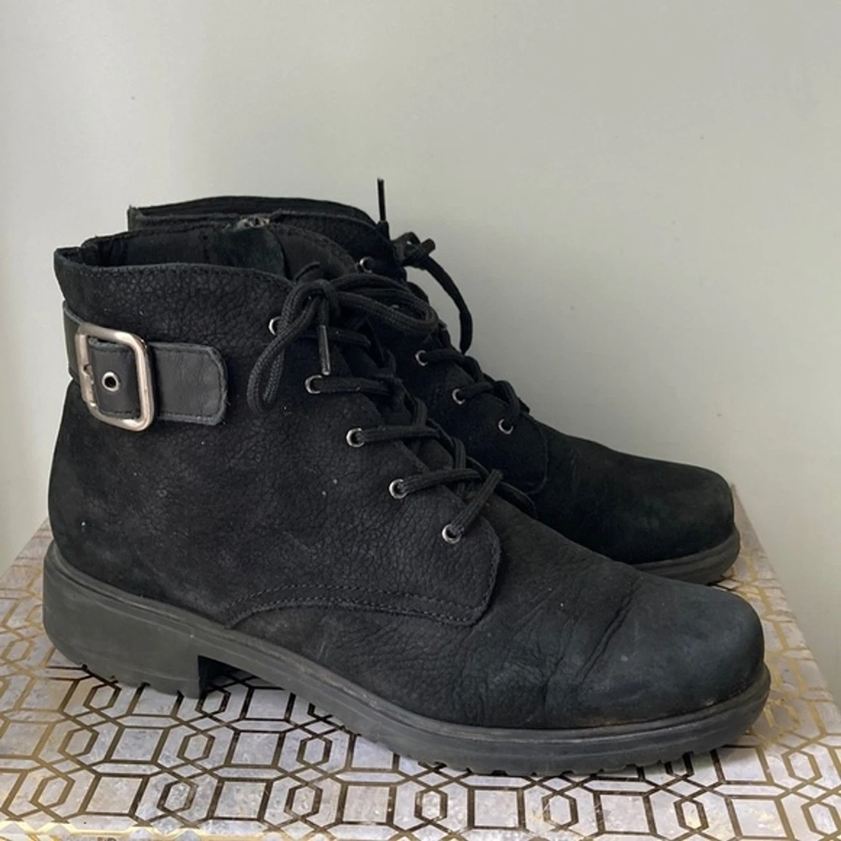Munro sales ankle booties