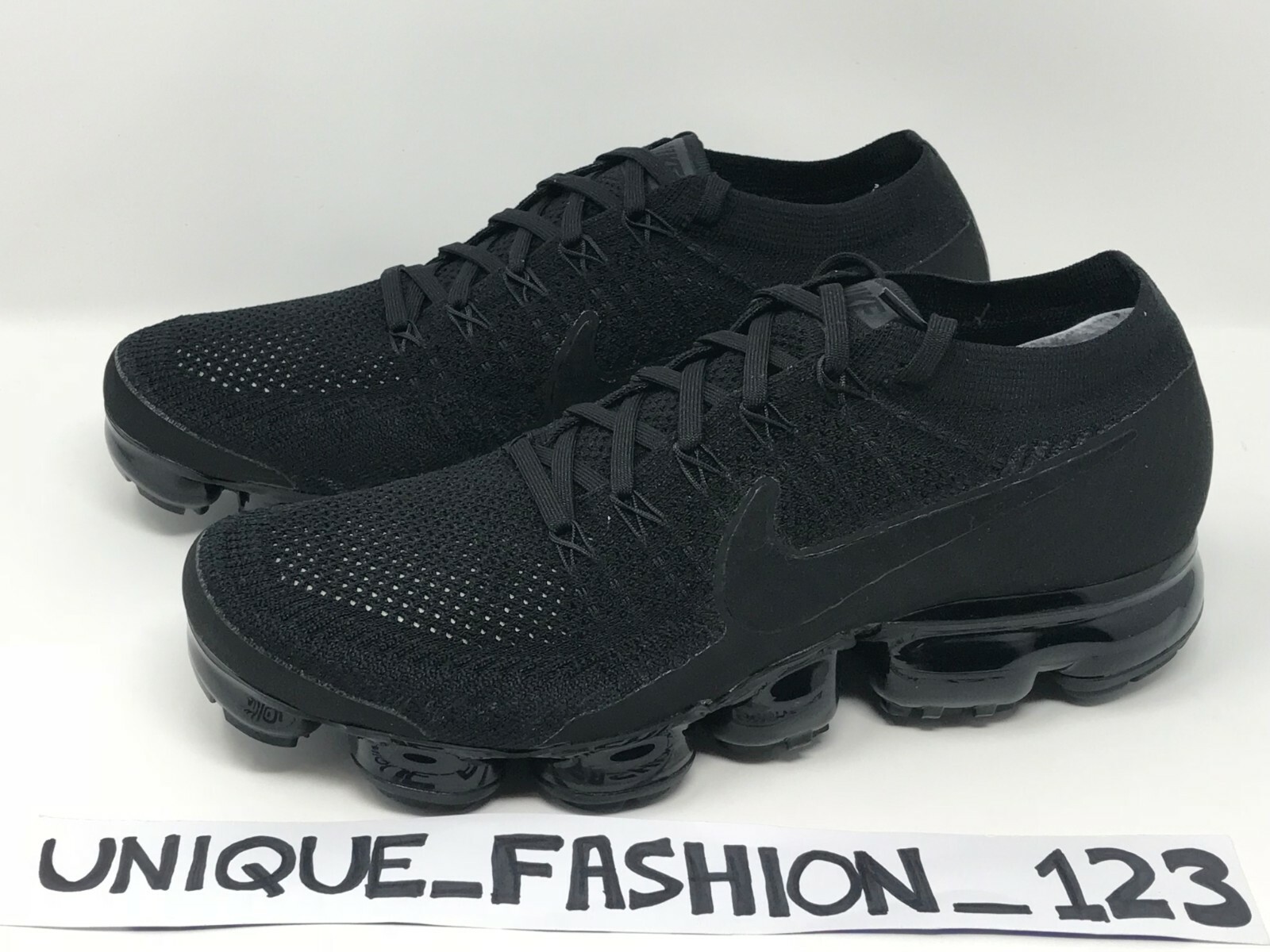 black vapormax triple black