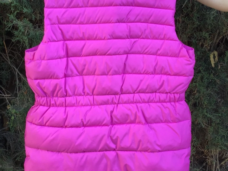 Chaqueta Chaleco Puffer Gap Niños Niñas Talla XXL (14-16) Color: Magenta Hecho en INDONESIA Foto 4 de 4