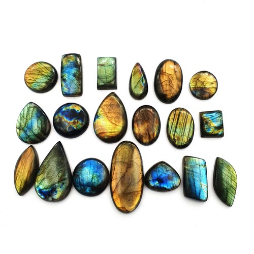 Cabochon Labradorite Bleu Feu – 24,85 Carats, Forme Marquise, Naturel, Madagascar