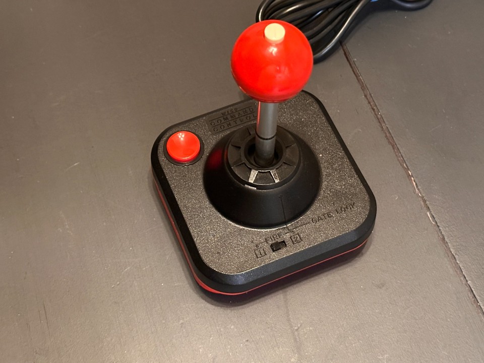 JOYSTICK EN BOITE WICO THE BOSS type DB9 digital ATARI pour