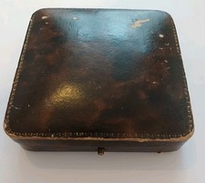 Antica scatola dispy quadrata con chiusura per gioielli 