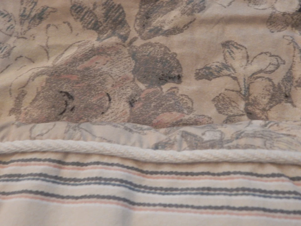 King Tan Floral Reversible Stripes CHAPS Comforter! - Image 4 of 4